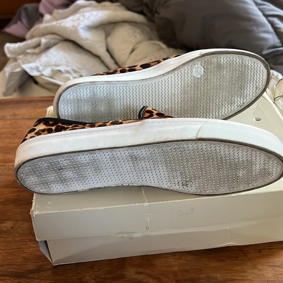 Banana republic leopard faux fur print. Style Brenna natural mix black. Size 8.5 - Picture 2 of 4